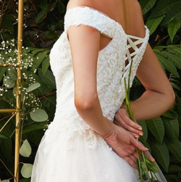 New long  off the shoulder lace tulle lace up back wedding dress,bridal gown - Picture 5 of 8